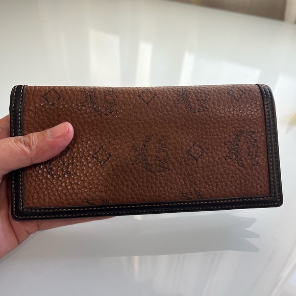 MCM LONG BROWN VISETOS BIFOLD WALLET - Picture 11 of 11